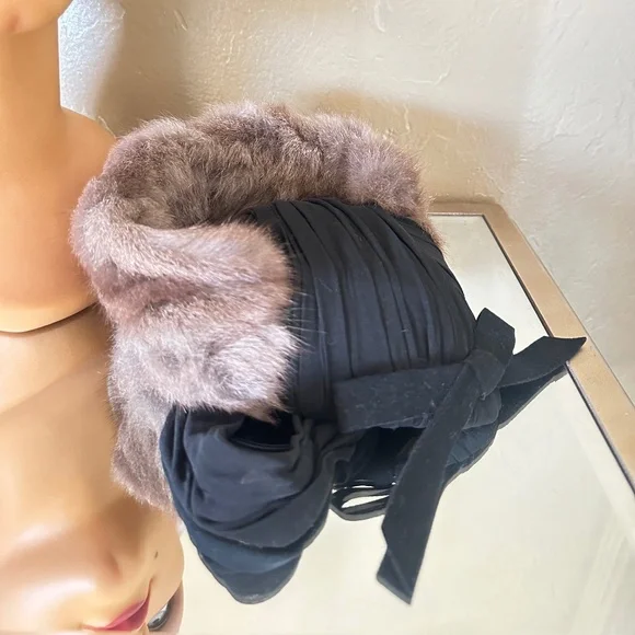 SENSATIONAL 1930's GRAY MINK + BLACK FABRIC HAT WITH BACK STRAP